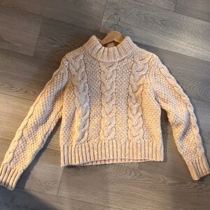 American Eagle Outfitters Cable Knit Sweater in Cream worn one time. Perfect con